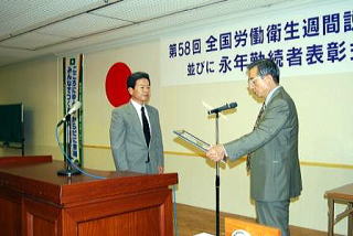 ���J���