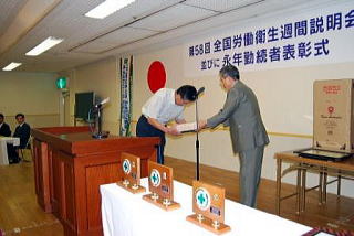 ���J���